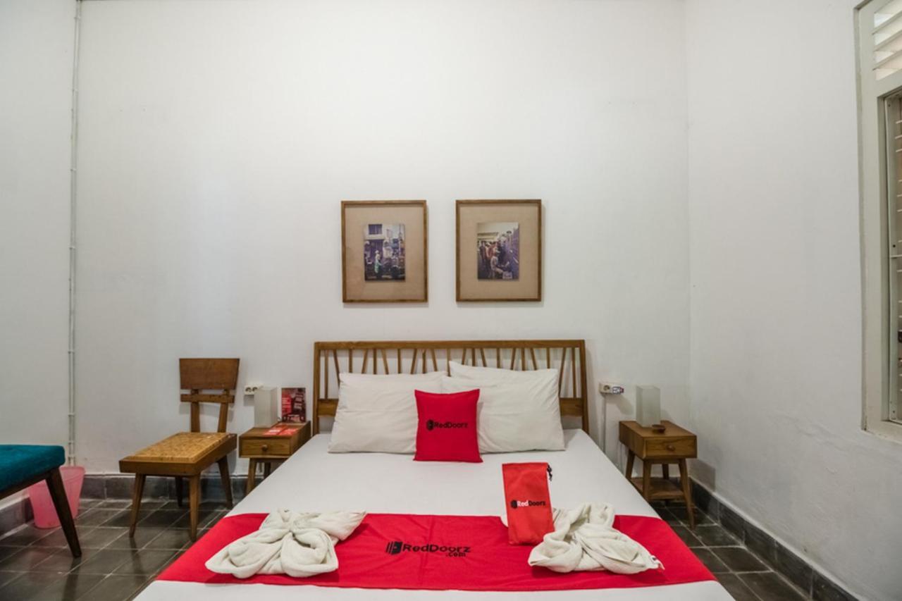 Reddoorz Hostel @ Kotagede Джокьякарта Экстерьер фото