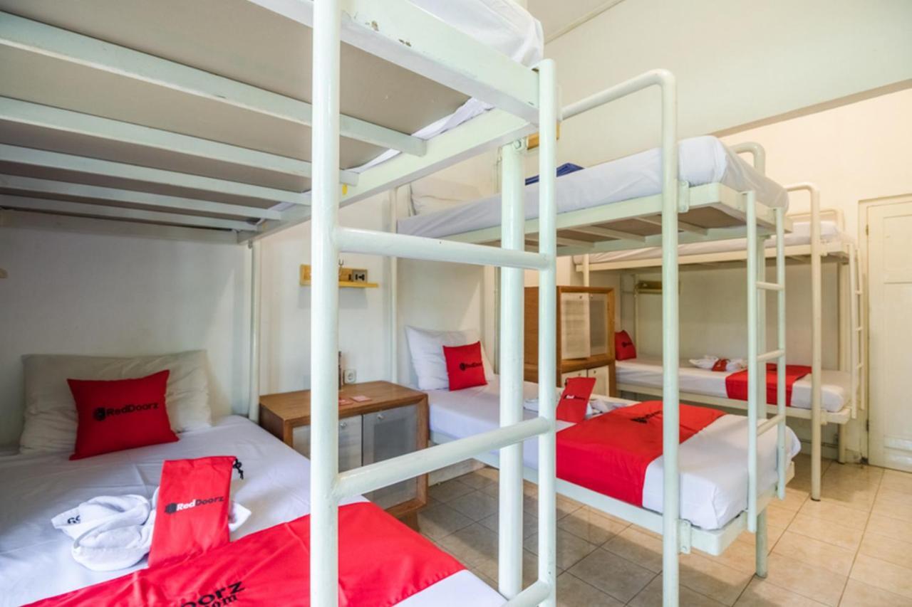 Reddoorz Hostel @ Kotagede Джокьякарта Экстерьер фото